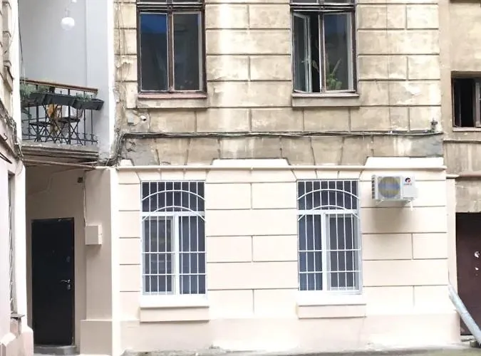 в самом центе одессы, пешком 5 мин. до ул. дерибасовской Odessa