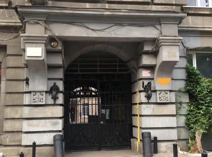 в самом центе одессы, пешком 5 мин. до ул. дерибасовской Апартаменты *