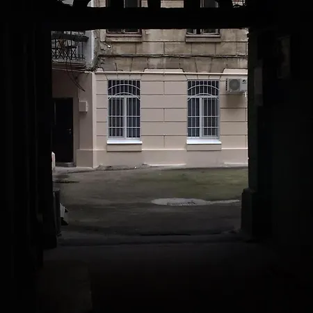 в самом центе одессы, пешком 5 мин. до ул. дерибасовской アパート *