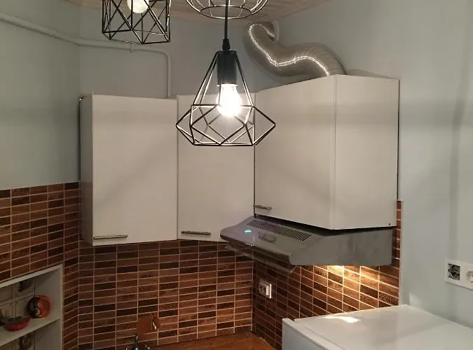 в самом центе одессы, пешком 5 мин. до ул. дерибасовской Apartment *