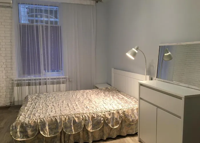 в самом центе одессы, пешком 5 мин. до ул. дерибасовской Apartment *