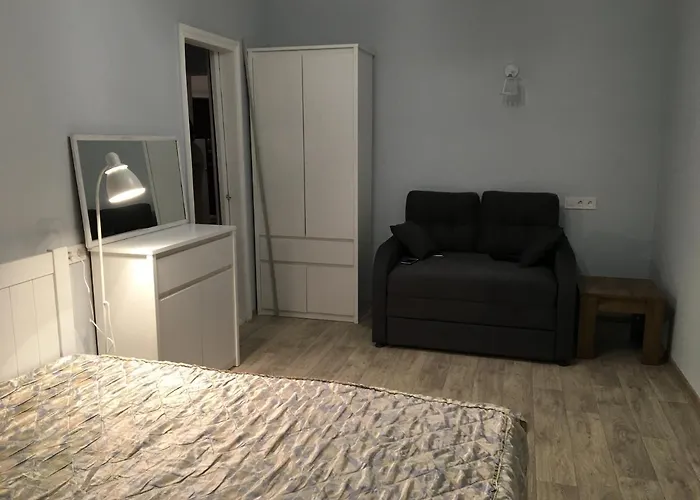 в самом центе одессы, пешком 5 мин. до ул. дерибасовской Apartment