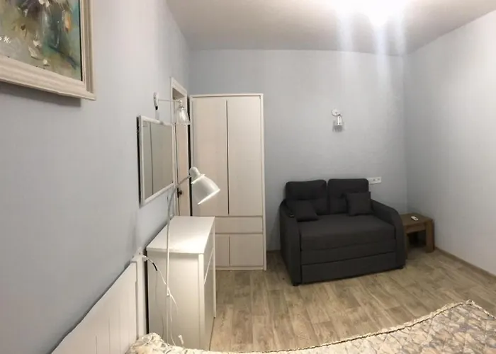 в самом центе одессы, пешком 5 мин. до ул. дерибасовской Apartment *