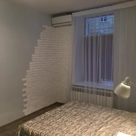 в самом центе одессы, пешком 5 мин. до ул. дерибасовской Apartment